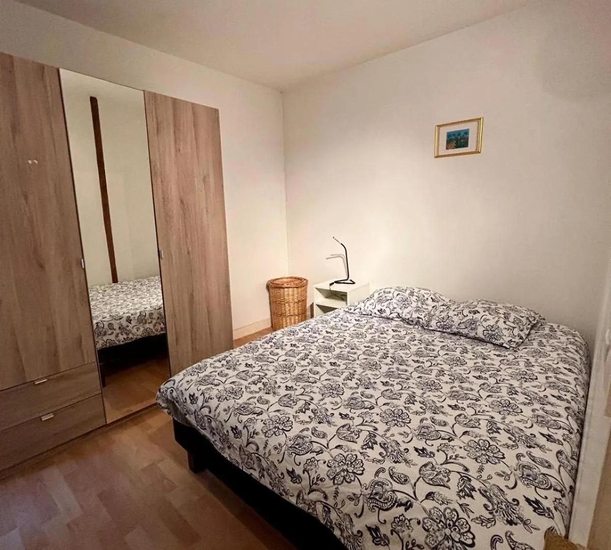 Tour Eiffel Sevre Lecourbe Paris Apartment France